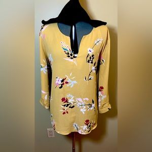 DR2 Yellow Floral Blouse, L